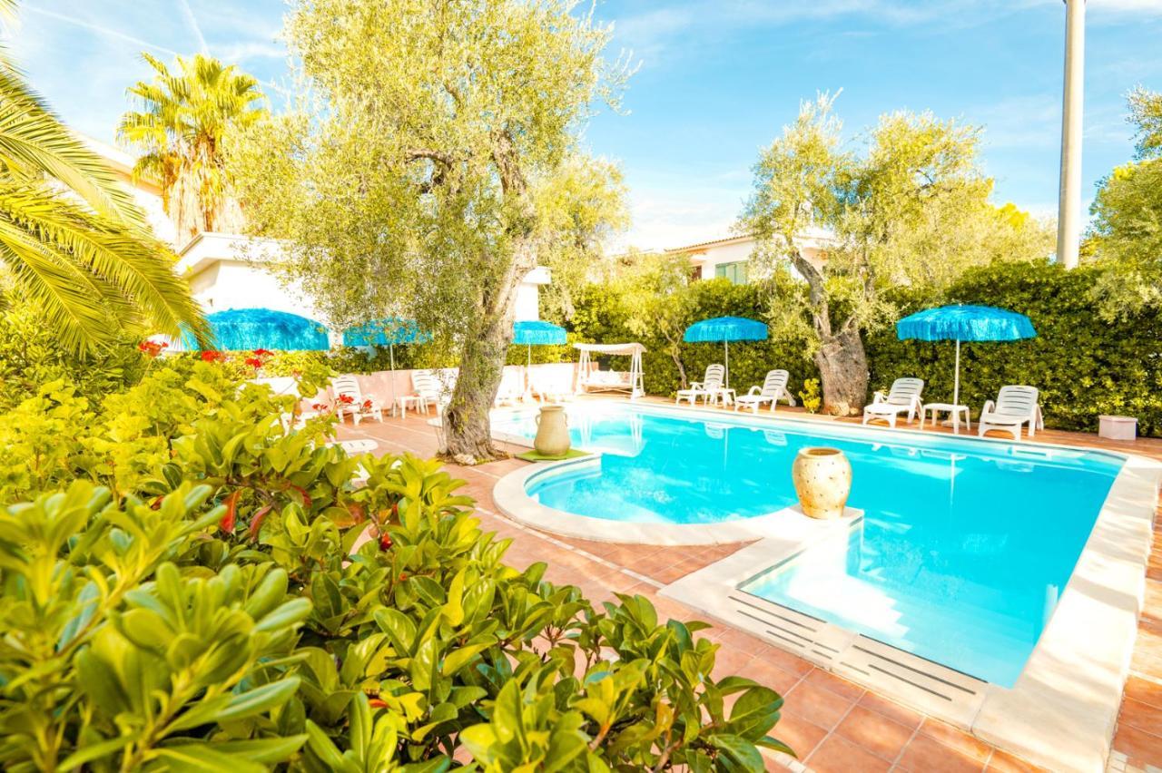 Villa Ulimare Family Residence Vieste Bagian luar foto